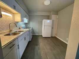 featured image of 811 Greenwood Ct