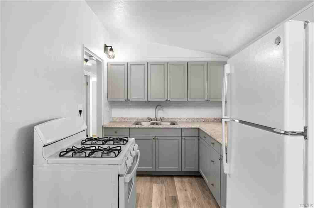 599 East Ave #1 - Photo 4 of 12