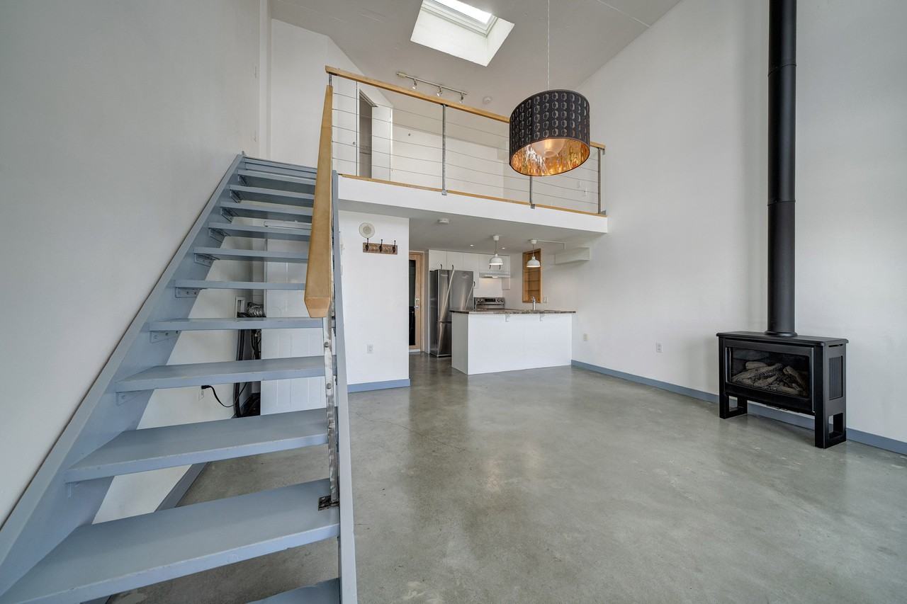 22 East Cordova Street #806 - Photo 2 of 36