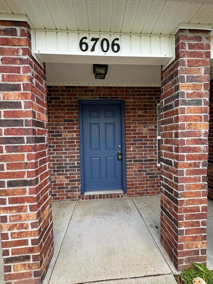 6706 Sw Whitmarsh Rd #1 - Photo 2 of 26