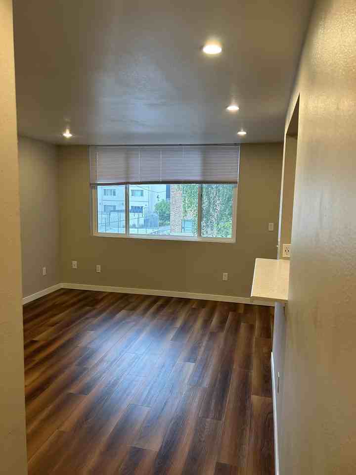5035 15th Ave. N.E. - 107 #107 - Photo 6 of 18