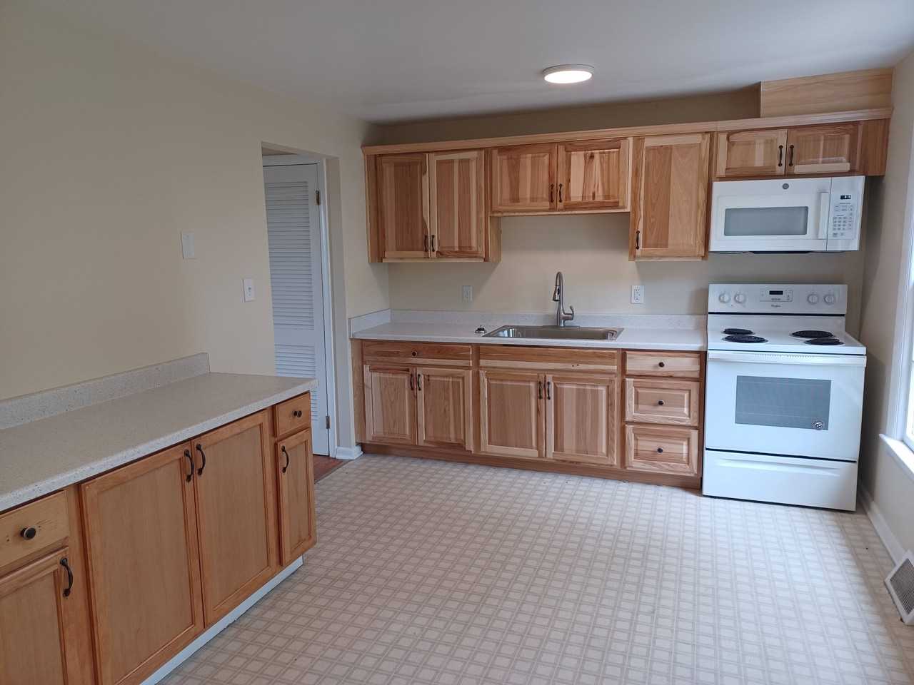 222 E Whitlock Ave #1 - Photo 3 of 16