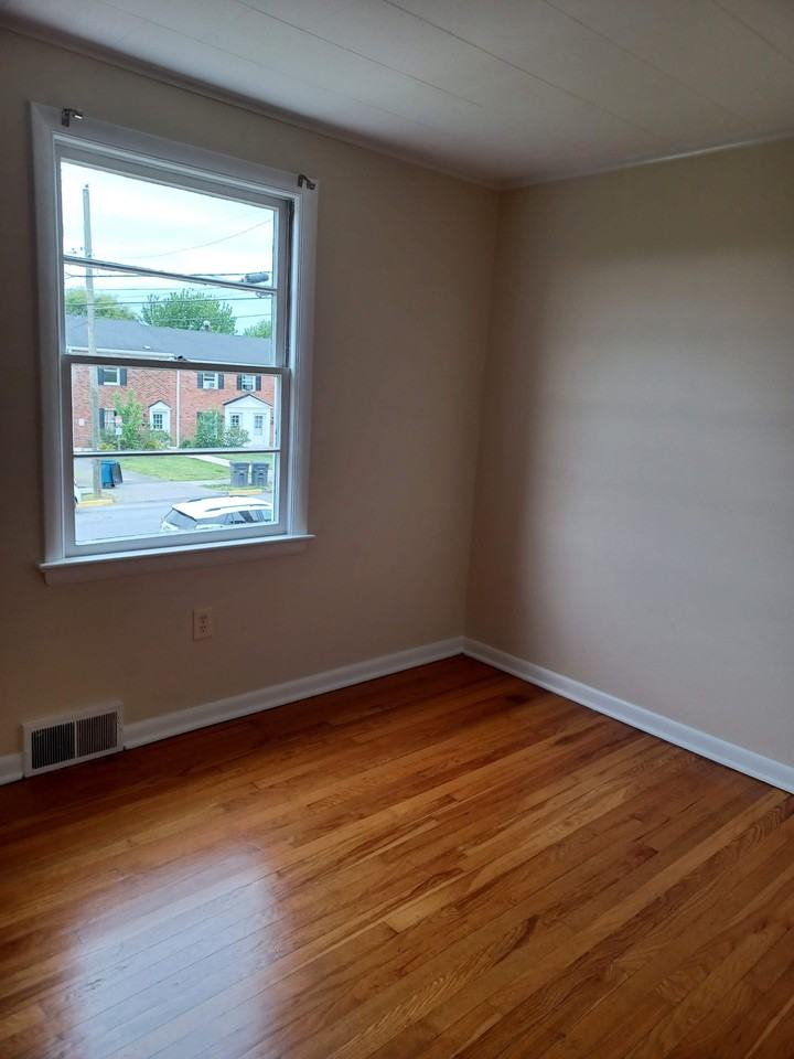 222 E Whitlock Ave #1 - Photo 5 of 16