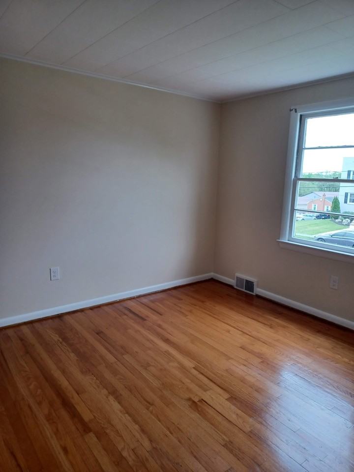 222 E Whitlock Ave #1 - Photo 7 of 16