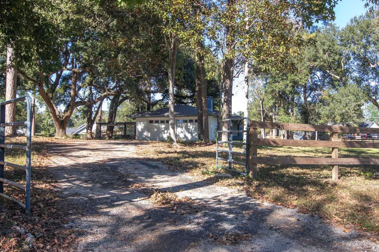 245 Bayou Dr #1 - Photo 2 of 8