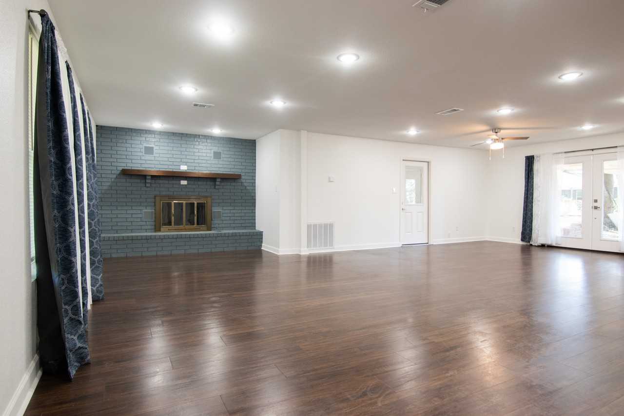 245 Bayou Dr #1 - Photo 3 of 8