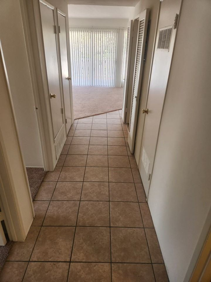 074 - Amber Court Apartments - Photo 5 of 11