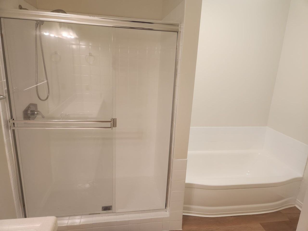 074 - Amber Court Apartments - Photo 7 of 11