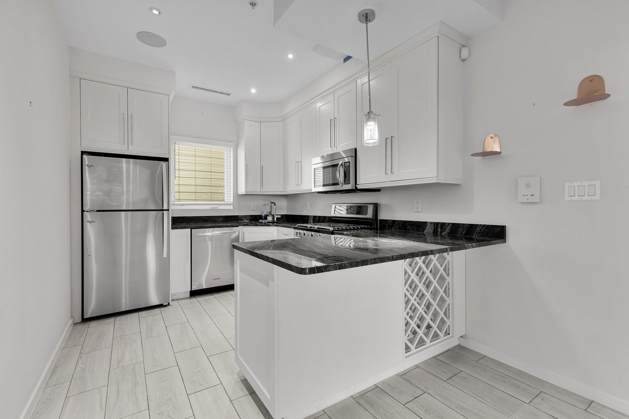 756 Park Rd Nw #1 - Photo 3 of 29