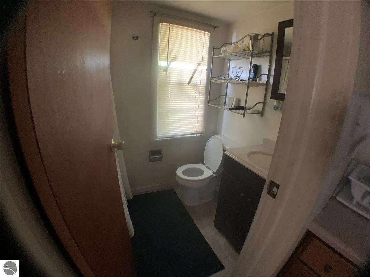 1024 E Chippewa St #1-2 - Photo 2 of 5