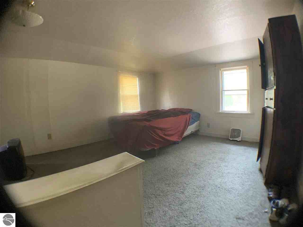 1024 E Chippewa St #1-2 - Photo 3 of 5