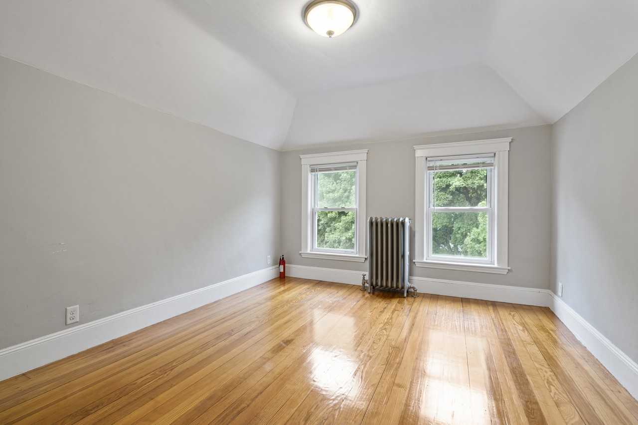 27 Grant Ave #2 - Photo 3 of 14