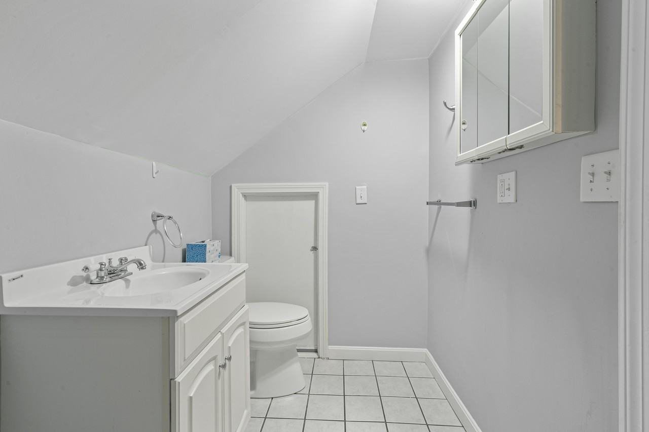 27 Grant Ave #2 - Photo 4 of 14