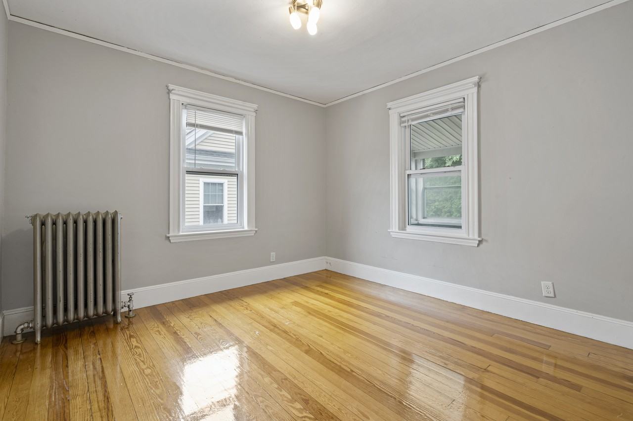 27 Grant Ave #2 - Photo 7 of 14