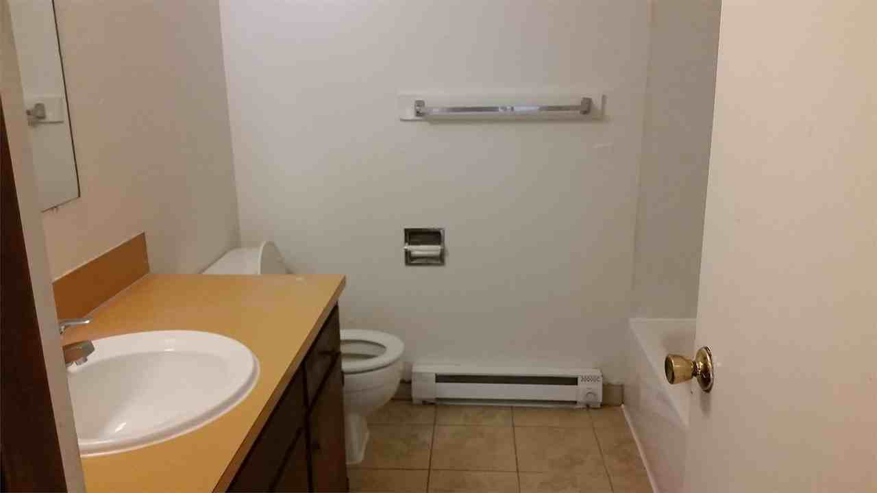 3293 Center St Ne #3293 - Photo 5 of 21