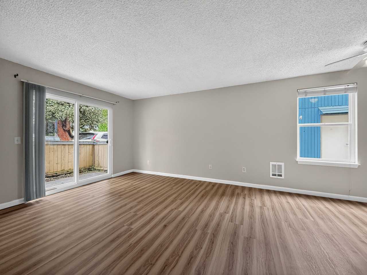 528 Burnett Ave S #1 - Photo 6 of 15