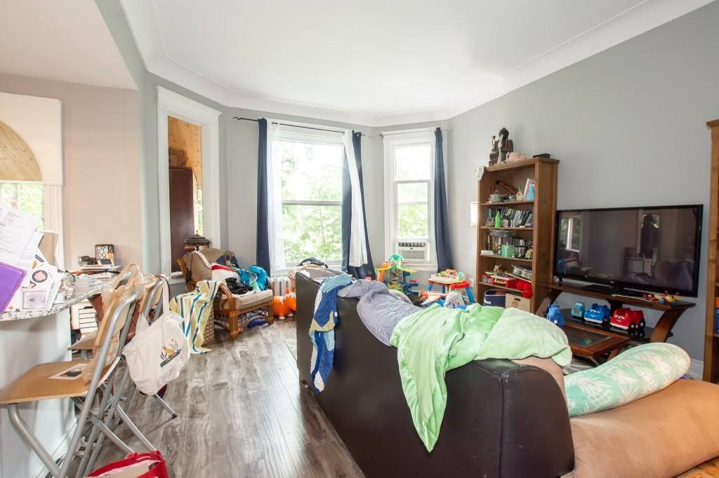 55 Wellington St S - Photo 2 of 19
