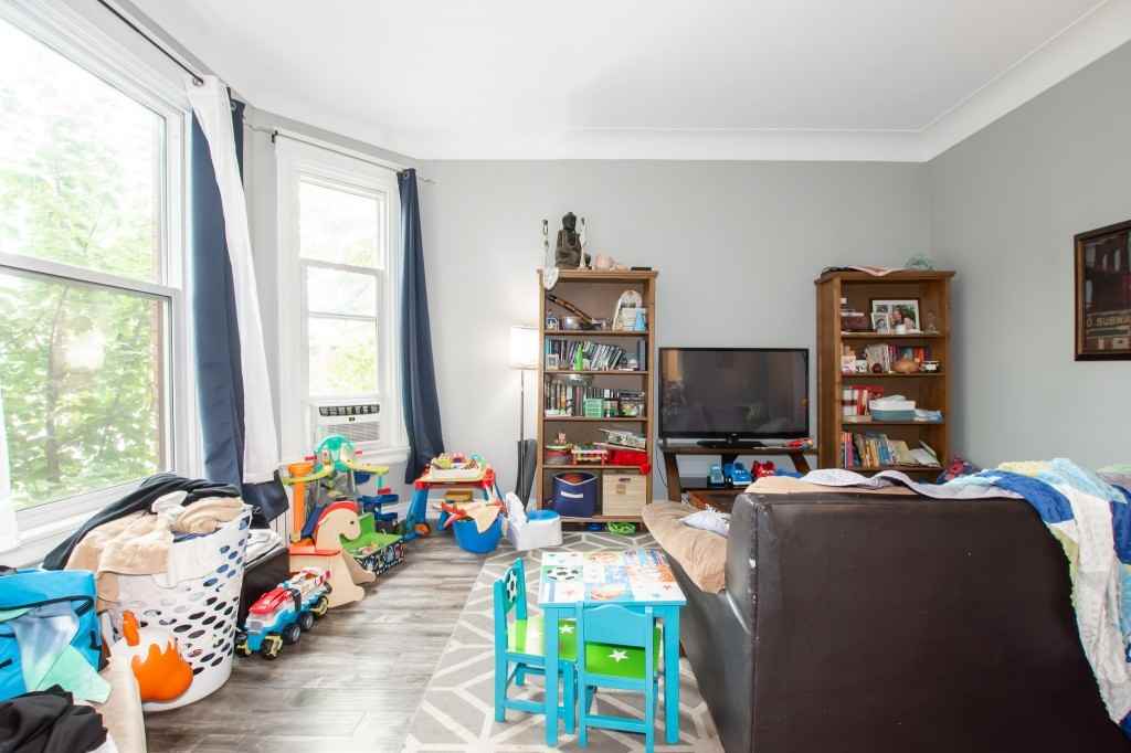 55 Wellington St S - Photo 3 of 19