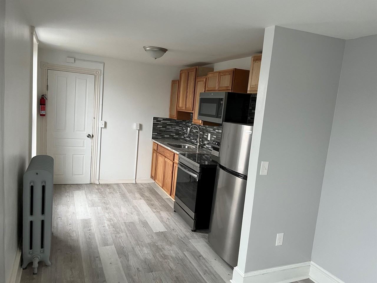 1566 N 10th St #3 - Photo 3 of 10