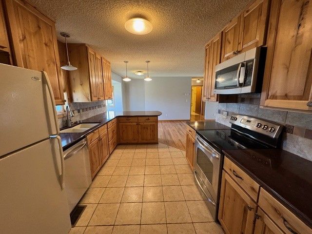 1112 W Saratoga Ave #1 - Photo 5 of 34