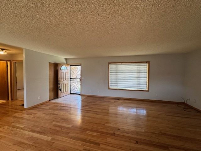 1112 W Saratoga Ave #1 - Photo 6 of 34