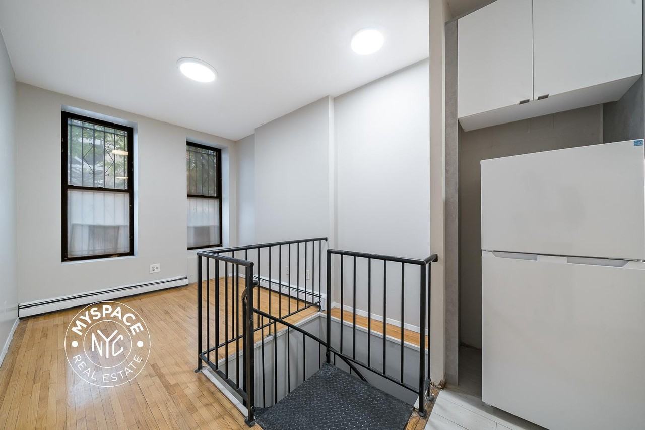 147 9th St #1B - Photo 6 of 18
