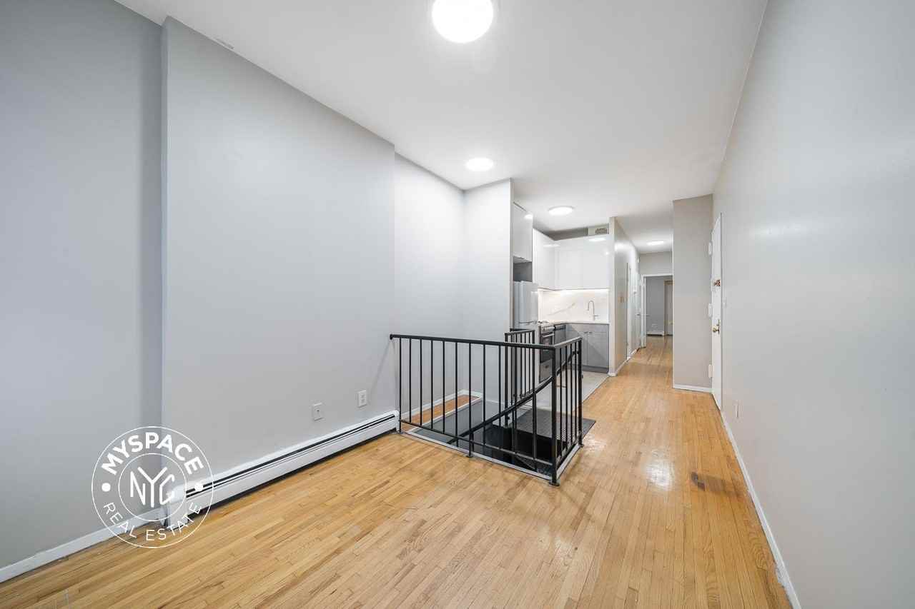 147 9th St #1B - Photo 7 of 18