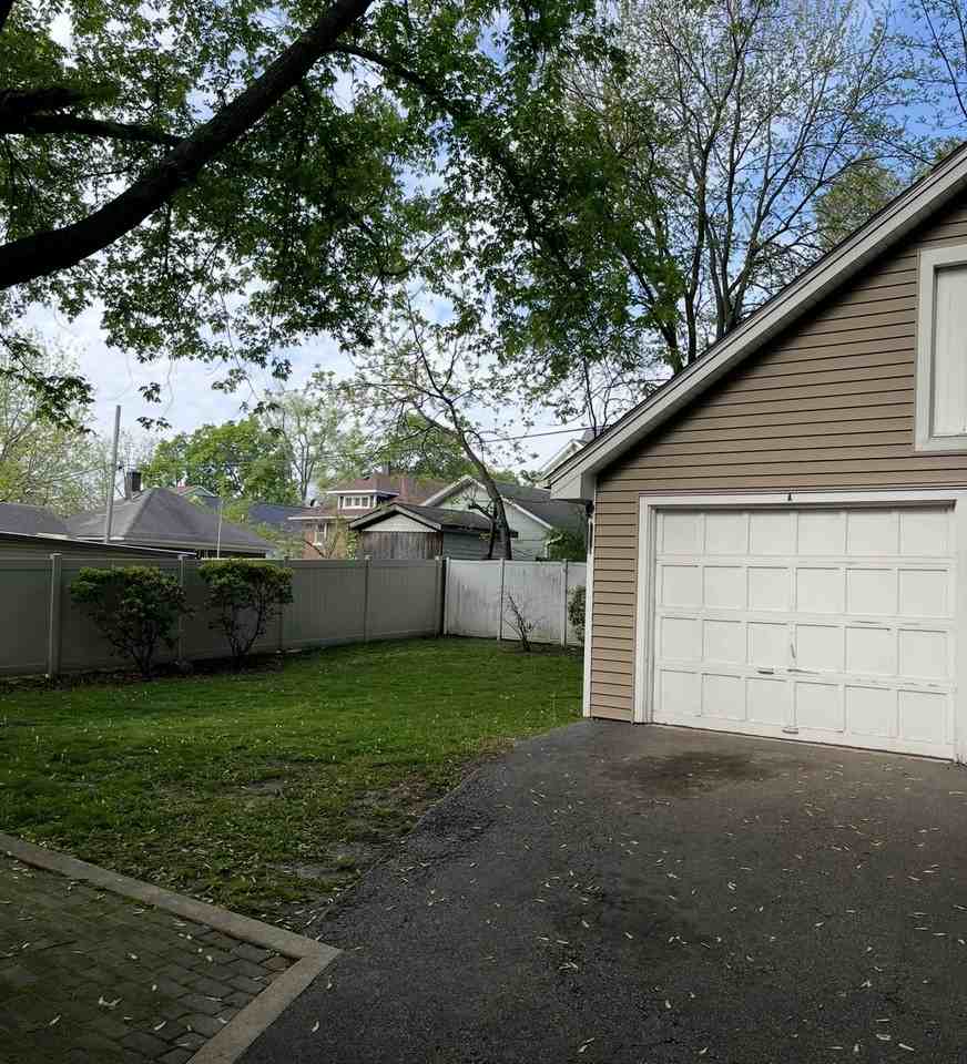 516 Hendee St #A - Photo 3 of 4