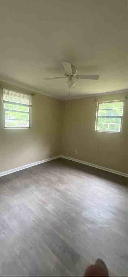 1410 E Roosevelt Ave #1 - Photo 6 of 9