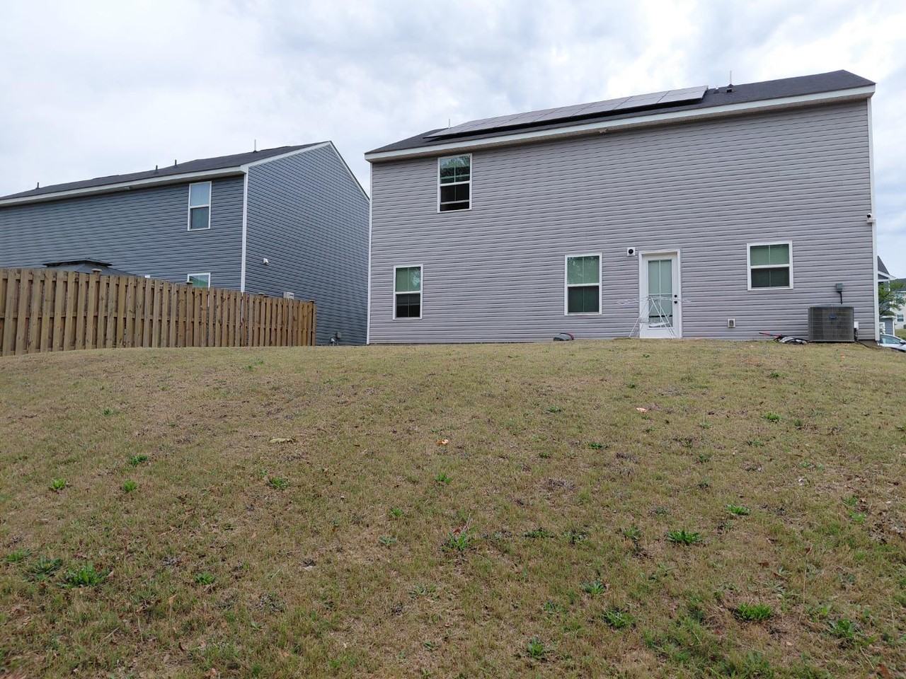 329 Saskatoon Dr - Photo 3 of 3