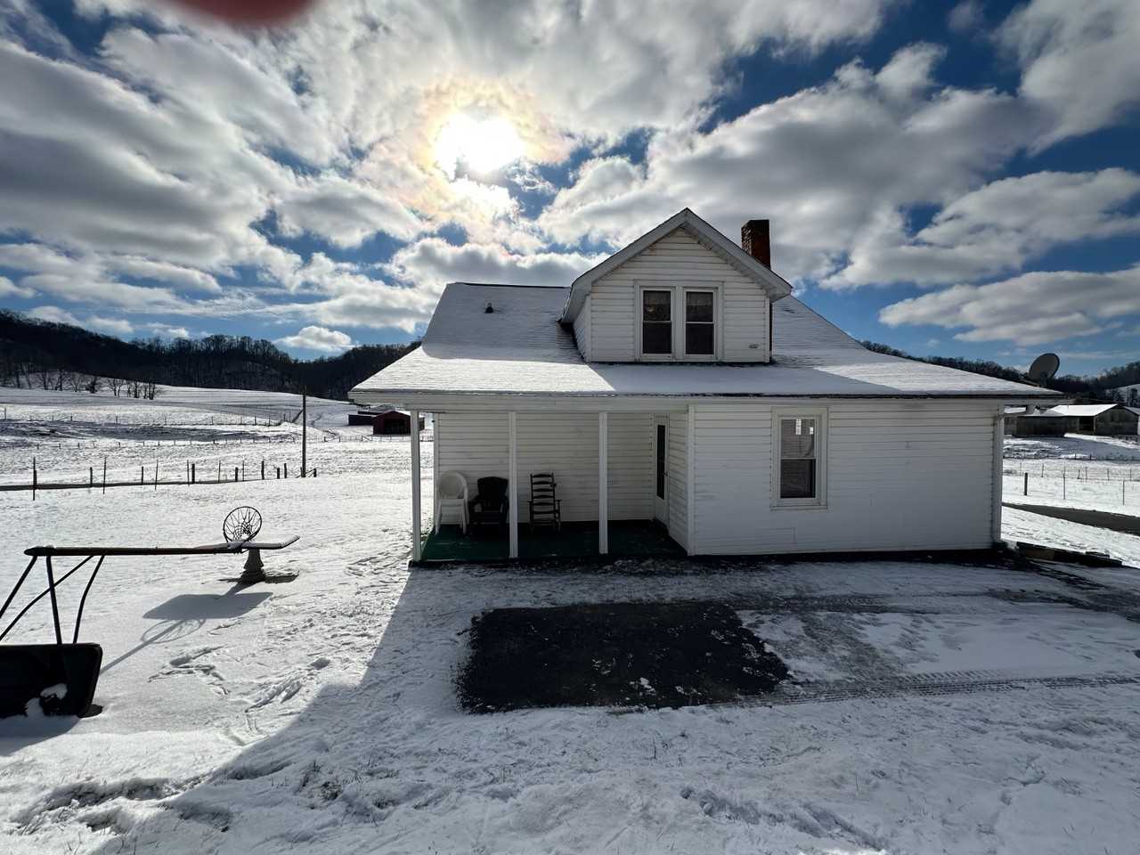 6123 Boozy Creek Rd - Photo 4 of 11