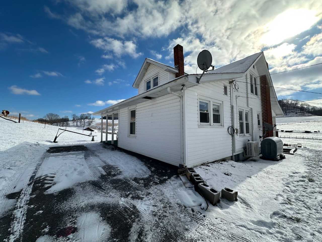 6123 Boozy Creek Rd - Photo 5 of 11
