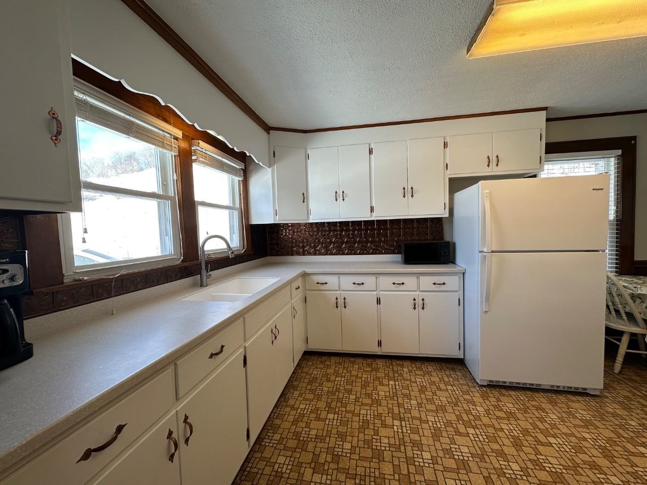 6123 Boozy Creek Rd - Photo 6 of 11
