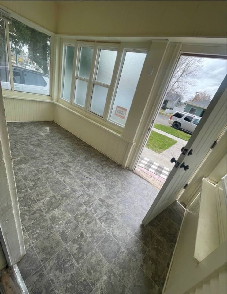 1551 Oakley Ave - Photo 3 of 9