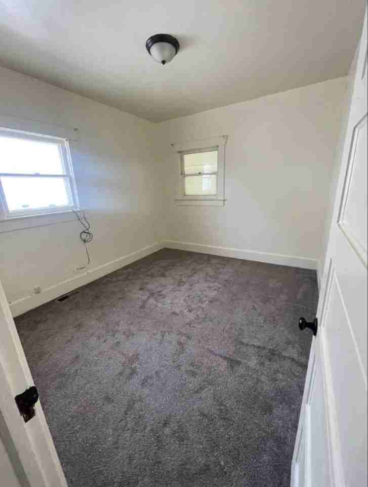 1551 Oakley Ave - Photo 6 of 9