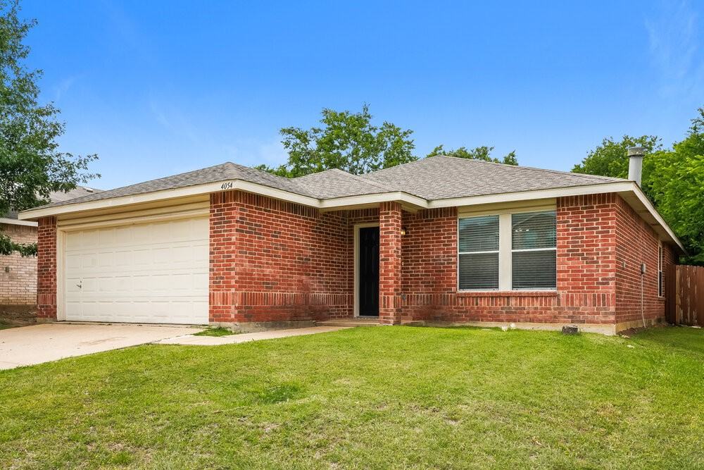 4054 Hunters Creek Dr - Photo 3 of 16