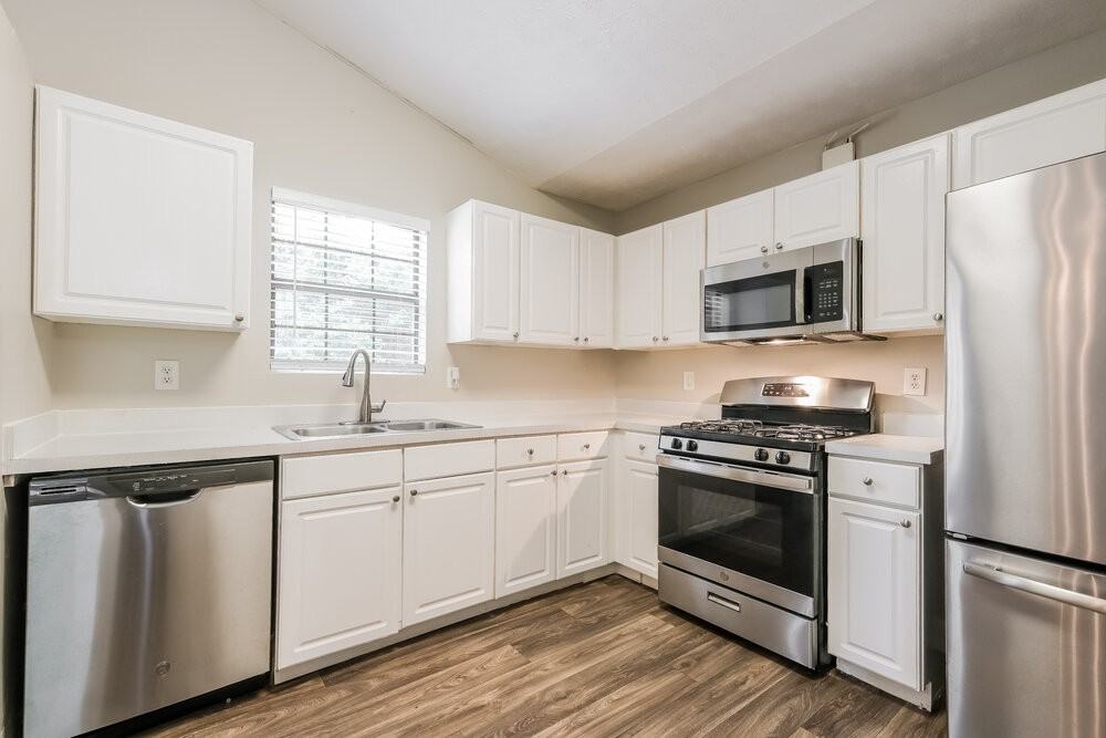 4910 Brookstone Pkwy - Photo 7 of 17