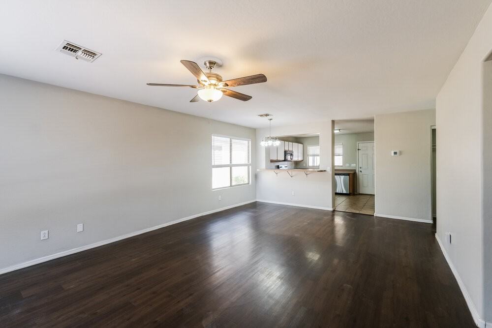 15843 W Woodlands Ave - Photo 4 of 16