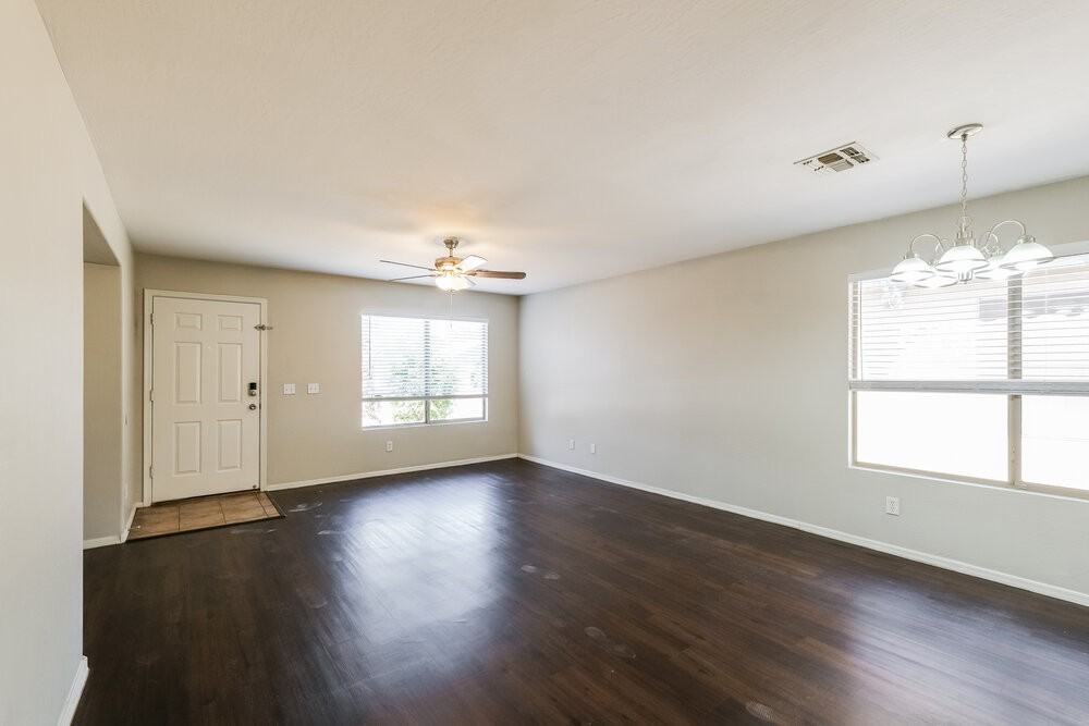 15843 W Woodlands Ave - Photo 5 of 16