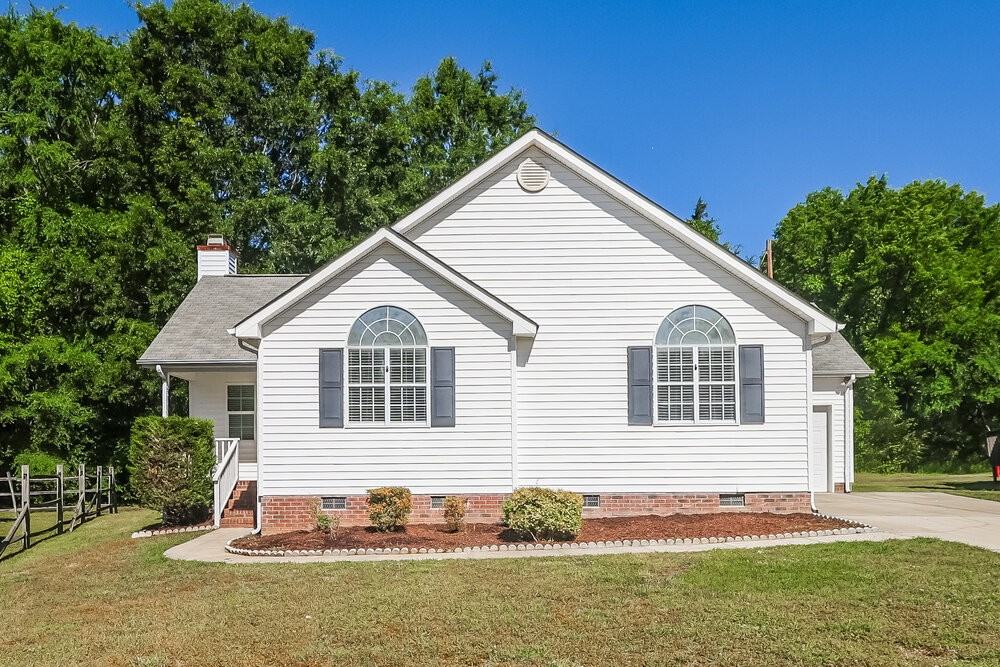 380 Canter Ct Nw - Photo 3 of 16