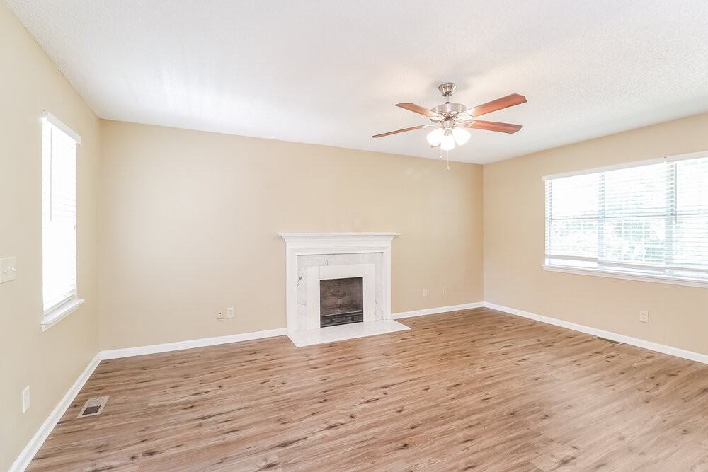 380 Canter Ct Nw - Photo 4 of 16
