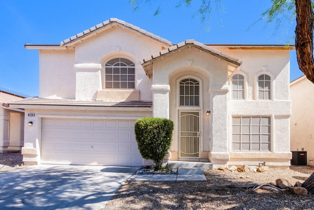 8724 Honey Vine Ave