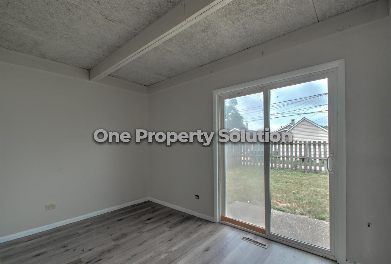 1327 Logan St #1 - Photo 6 of 16