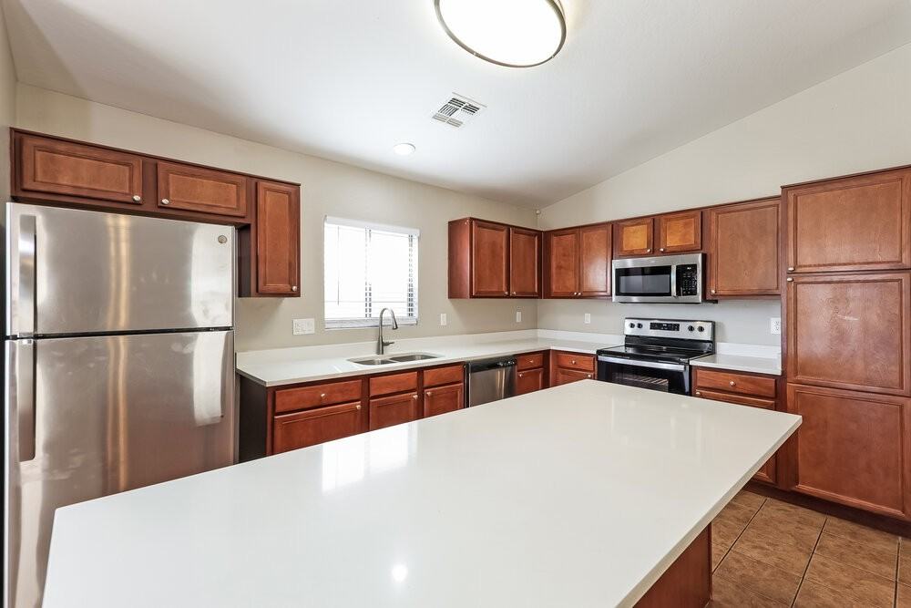 12530 W Willow Ave - Photo 7 of 16