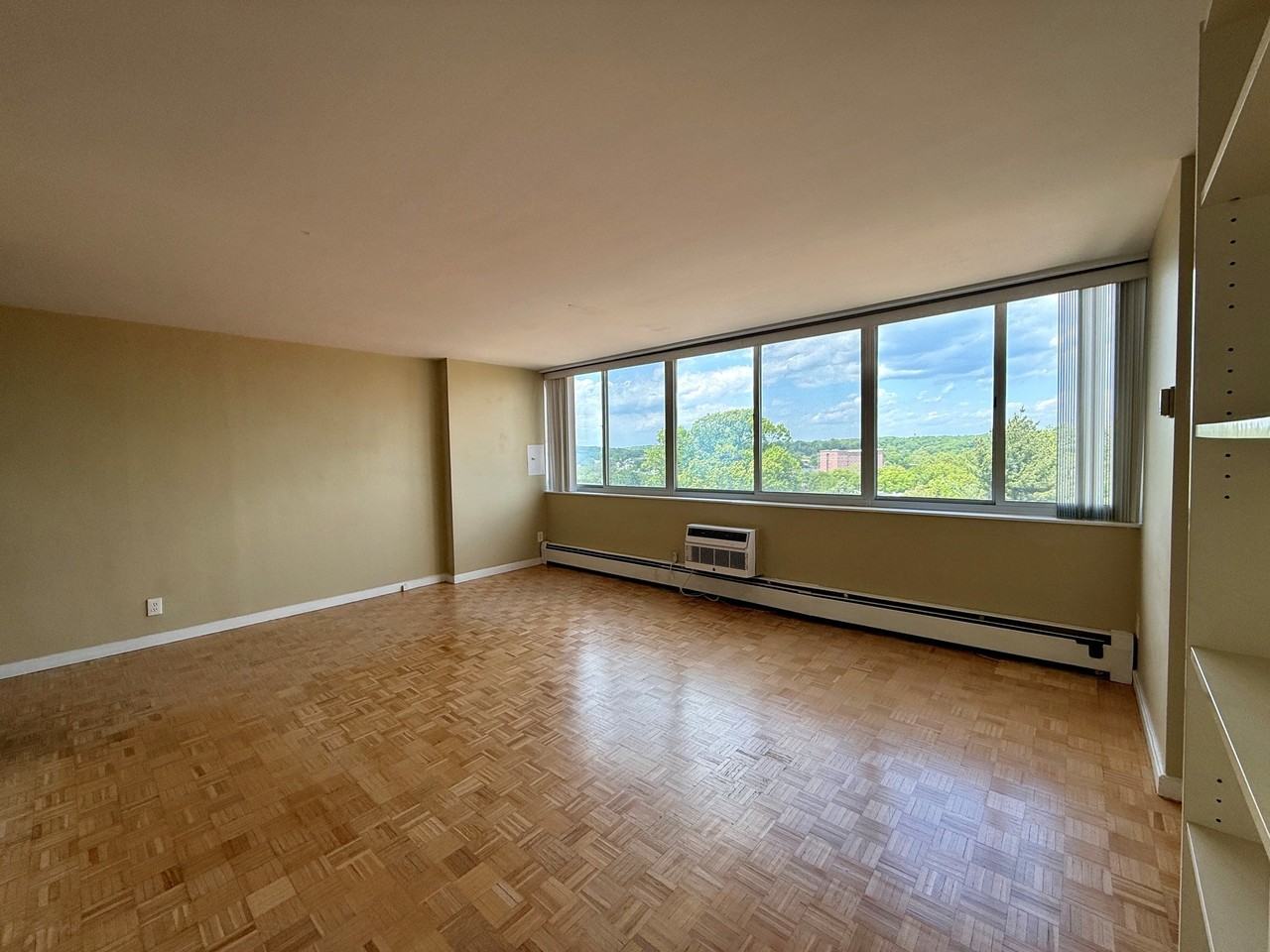 1401 Pennsylvania Ave #914 - Photo 7 of 15