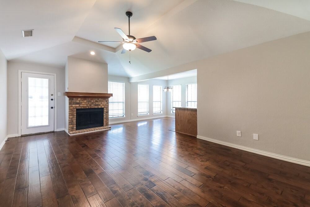 2131 Trishia Ln - Photo 3 of 16