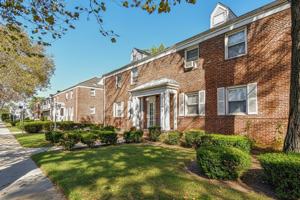 featured image of 373 W Hazelwood Ave