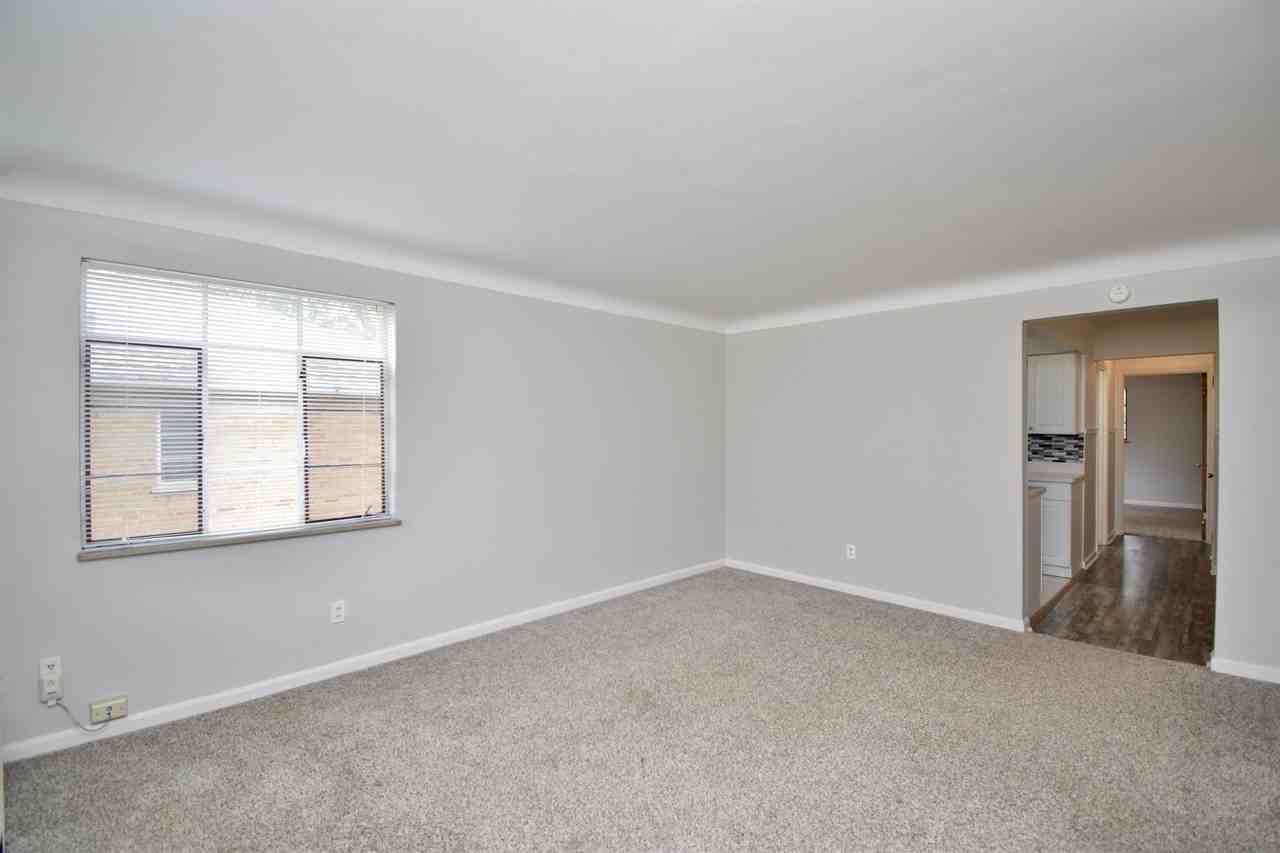 6142 Dryden Ave #4 - Photo 4 of 30