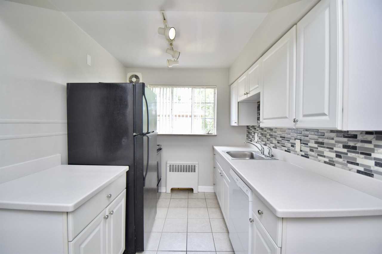 6142 Dryden Ave #4 - Photo 6 of 30
