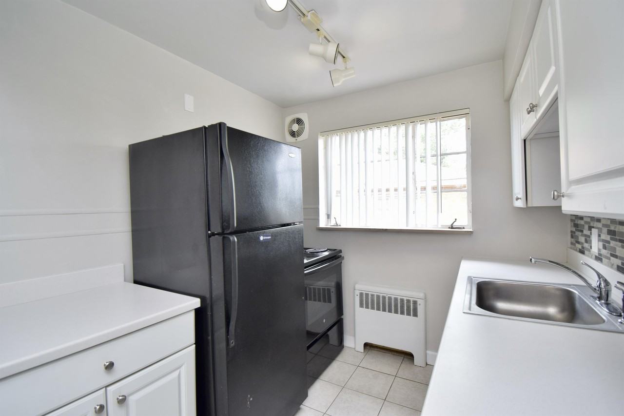 6142 Dryden Ave #4 - Photo 7 of 30